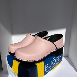 Björk Women's Pink Clogs